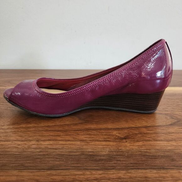 Cole Haan Womens Maroon Purple Peep Toe Wedge Heel Pumps Leather Size 6 - Picture 3 of 9